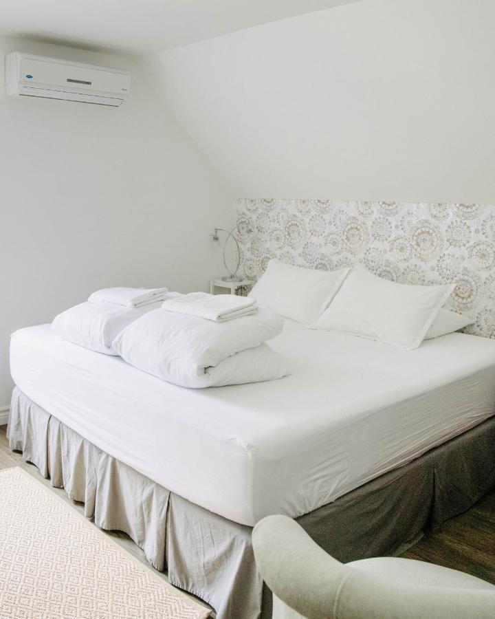 Auberge Sutton Brouerie Room photo