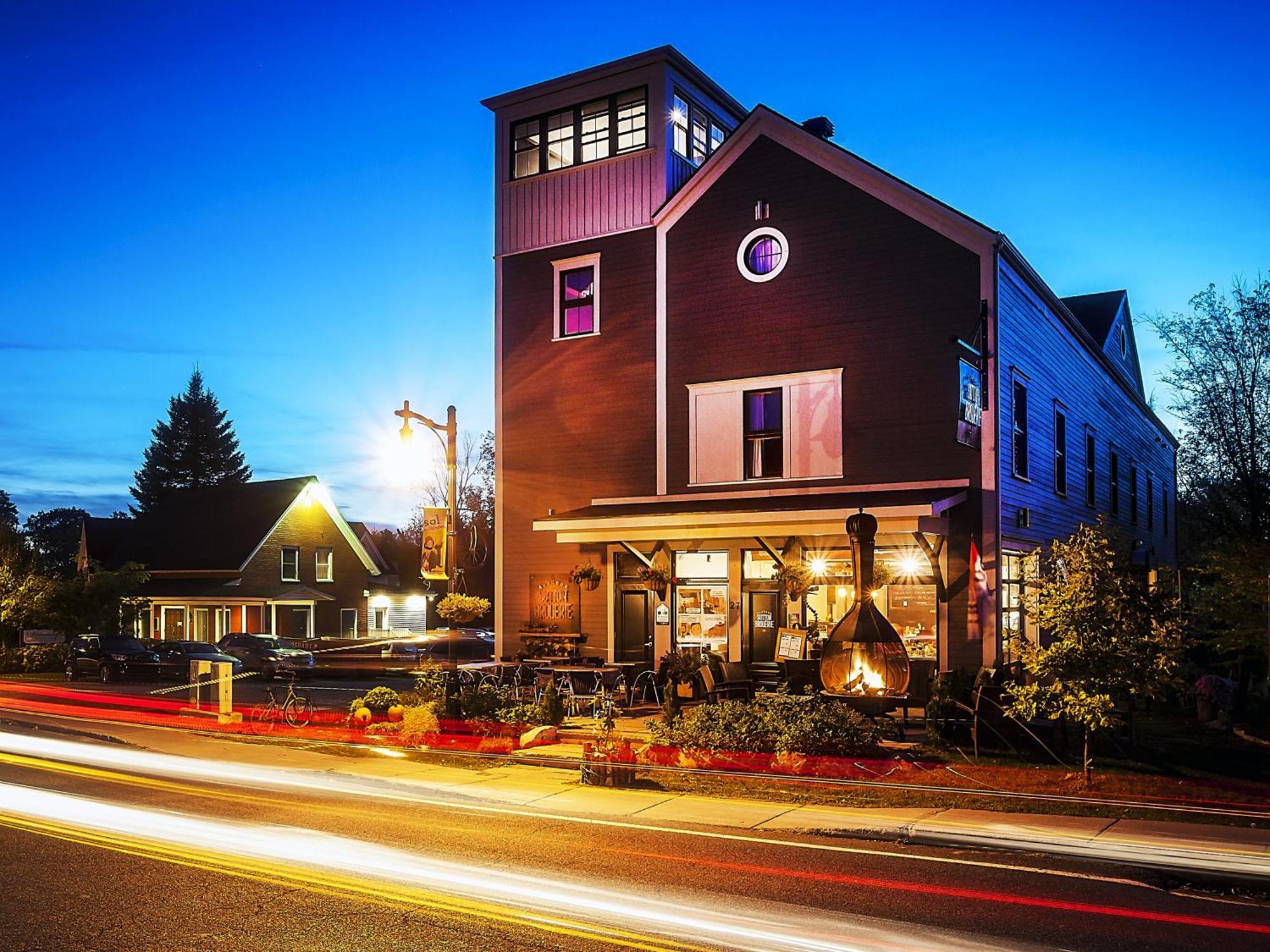 Auberge Sutton Brouerie Exterior photo