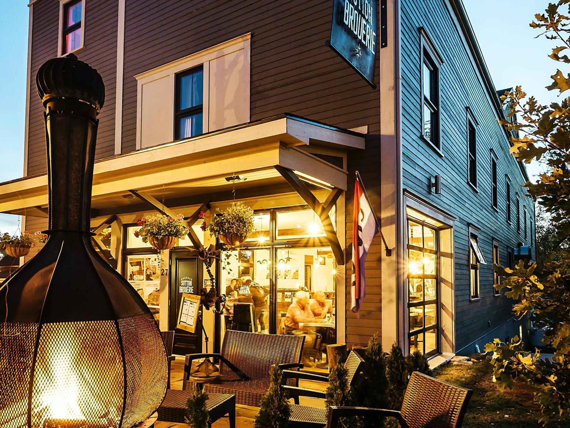 Auberge Sutton Brouerie Exterior photo